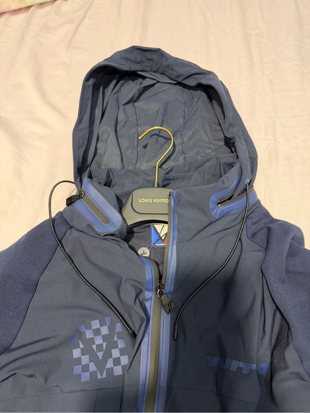 Louis Vuitton Men’s Hybrid Technical Hooded Blouson - Picture 8 of 11